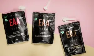 Tre påsar Wellaware EAA-pulver i smakerna hallon, persika och cola. Perfekt för att ladda, prestera och återhämta sig efter träning, ett bra alternativ till BCAA.